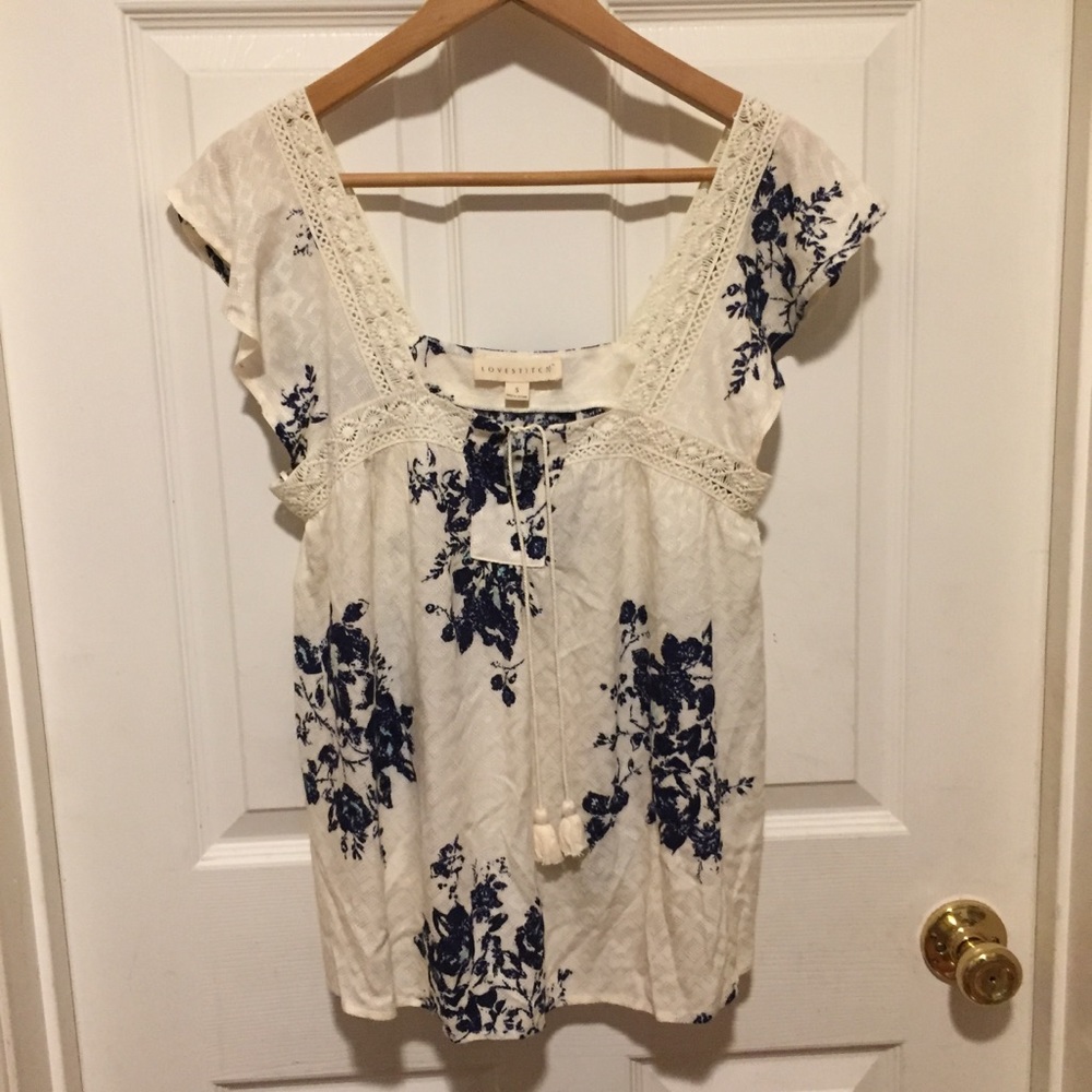 Lovestitch floral top- S